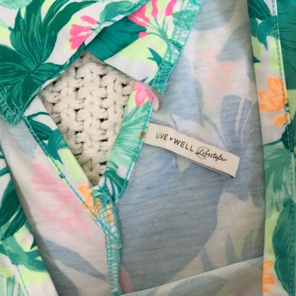 LIVE WELL LIFESTYLE COLORFUL CASUAL TANKS. SEE PICS FOR MEASUREMENTS. - Picture 2 of 6